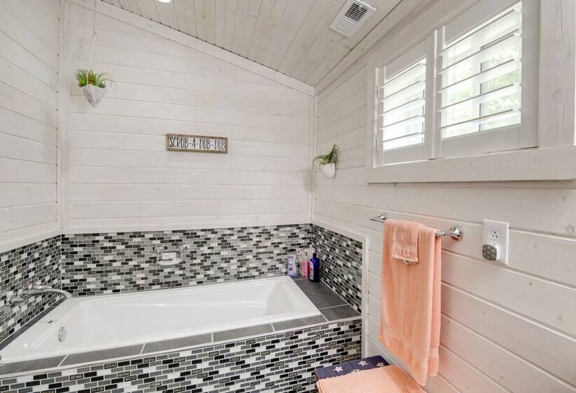 French Lick Cabin W/ Covered Porch & Gas Grill!