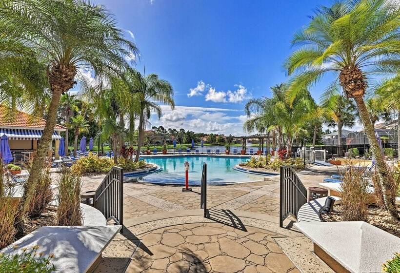 14 Mi To Disney Parks: Spacious Kissimmee Home