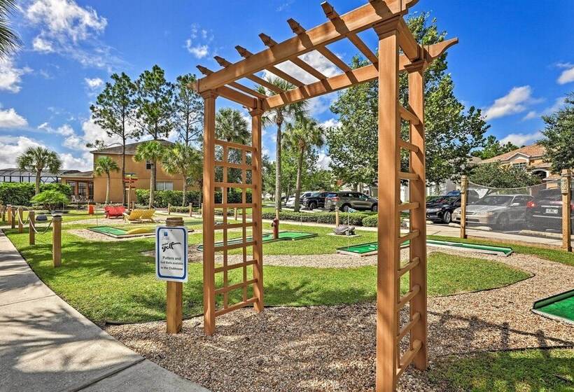 14 Mi To Disney Parks: Spacious Kissimmee Home