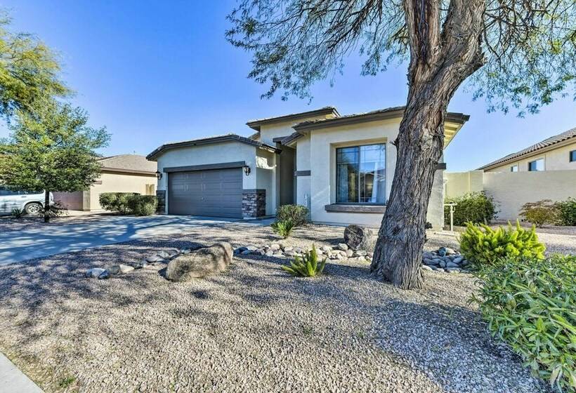 Gilbert Country Club Home W/ Private Pool!