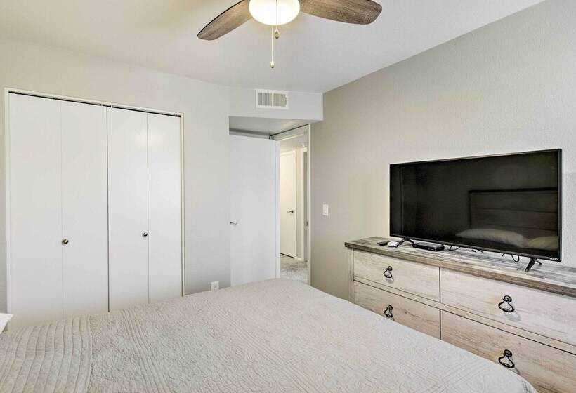 Gilbert Home W/ Private Pool & Putting Green!