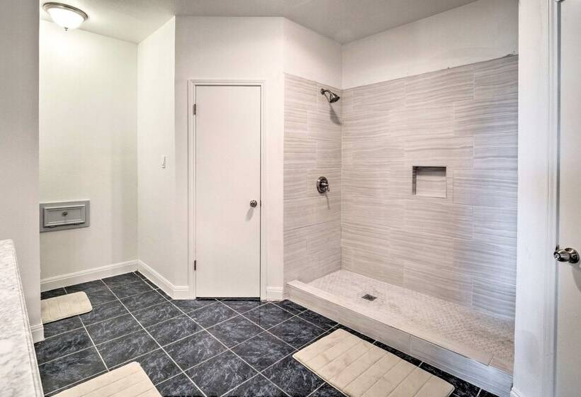 Gingerland Ranch In Del Valle: Game Room & Porch