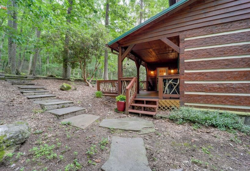 Gorgeous Boone Area Cabin W/ 2 Decks + Fireplaces!