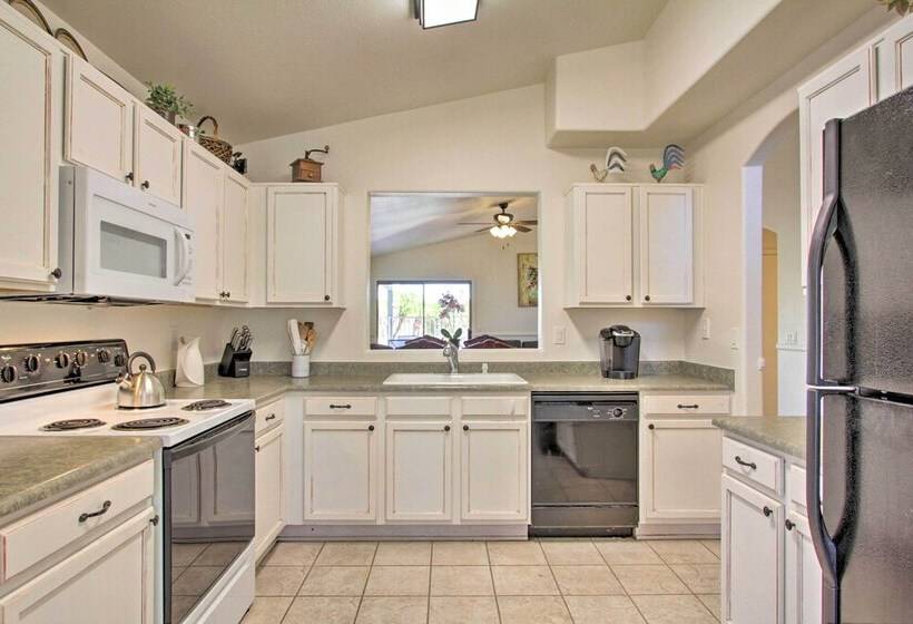 Surprise Escape W/ Heated Pool, Patio & Grill!