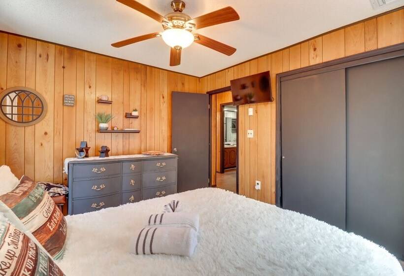 Gouldsboro Cabin W/ Game Room   Near Lakes!