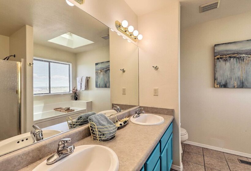 Williams Grand Canyon Escape: Stargaze & Hike!