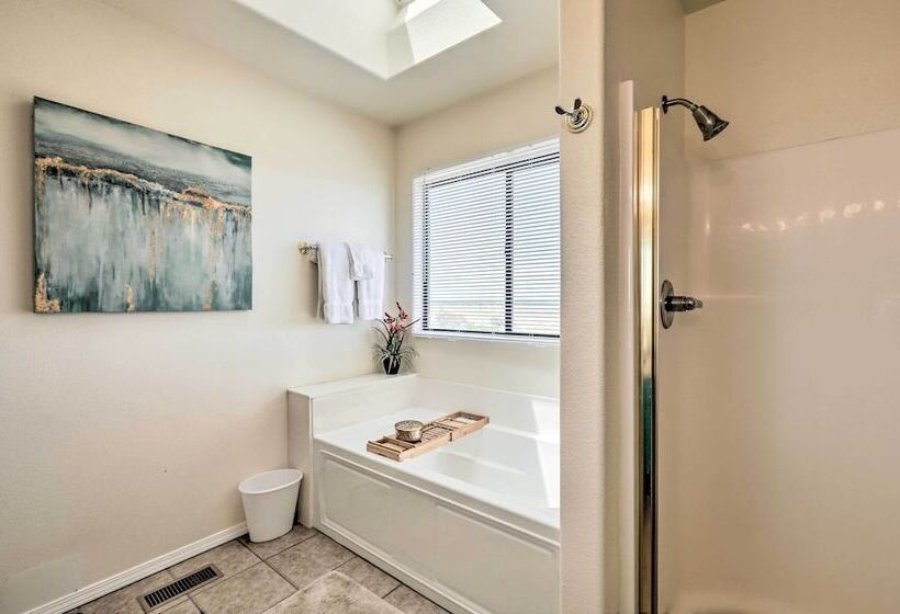 Williams Grand Canyon Escape: Stargaze & Hike!