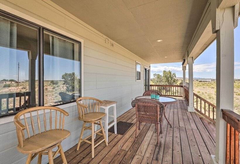 Williams Grand Canyon Escape: Stargaze & Hike!