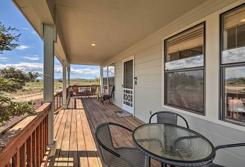 Williams Grand Canyon Escape: Stargaze & Hike!