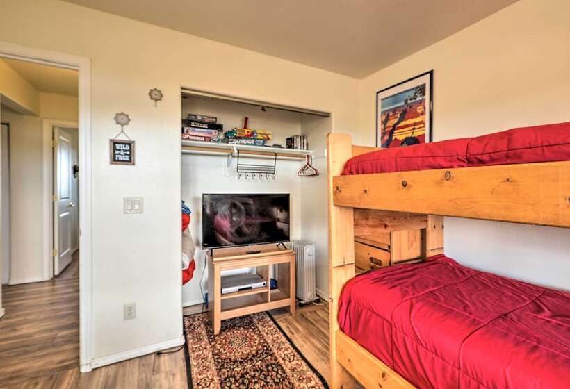 Williams Grand Canyon Escape: Stargaze & Hike!