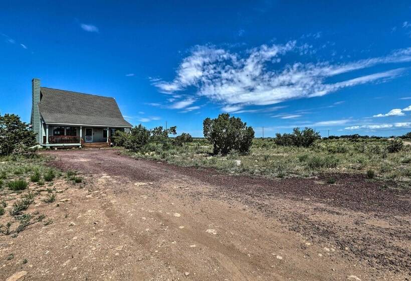 Williams Grand Canyon Escape: Stargaze & Hike!