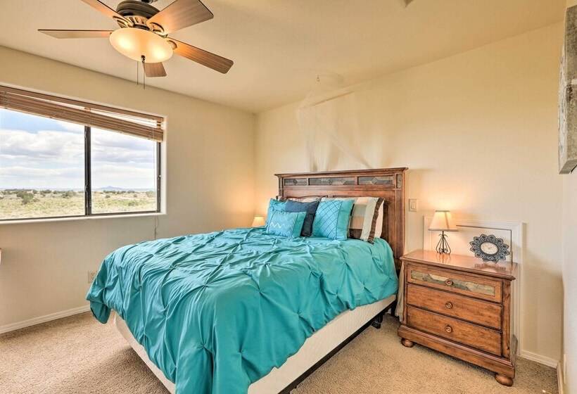 Williams Grand Canyon Escape: Stargaze & Hike!