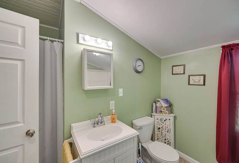 Grandma S Farm House  On 125 Acres W/ Fire Pit!