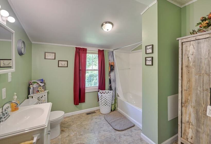 Grandma S Farm House  On 125 Acres W/ Fire Pit!