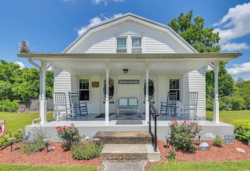 Grandma S Farm House  On 125 Acres W/ Fire Pit!