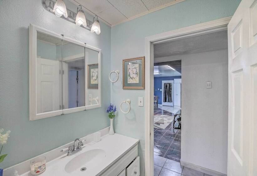 Gulf Coast Home < 2 Mi To Parks & Museums!