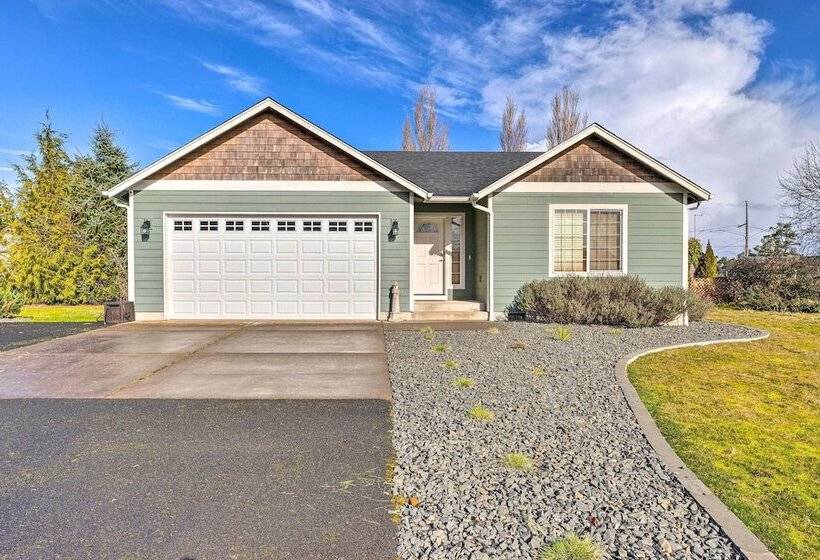 Hammond Home 2 Blocks To Marina & Columbia River!