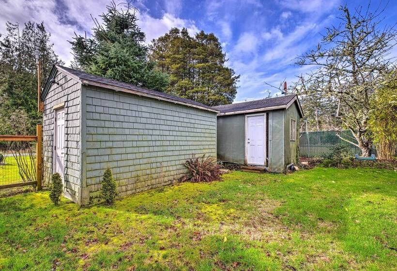 Hammond Home 2 Blocks To Marina & Columbia River!