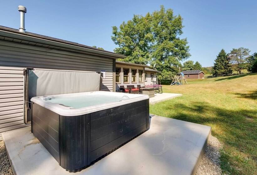 Hidden Hollow  Family Home In Amish Country!