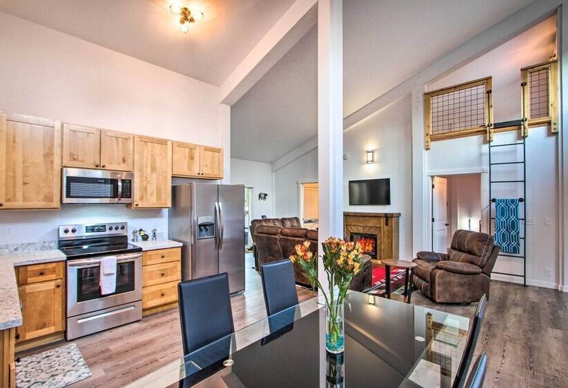 Home W/ Hot Tub < 5 Miles To Rainier National Park