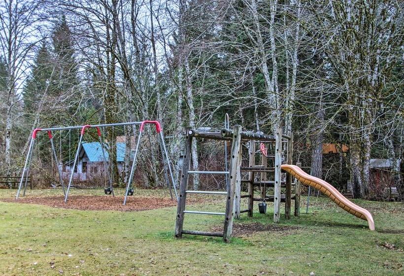 Home W/ Hot Tub < 5 Miles To Rainier National Park