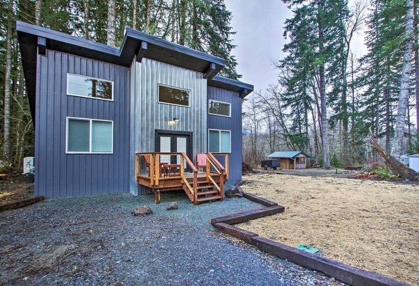 Home W/ Hot Tub < 5 Miles To Rainier National Park