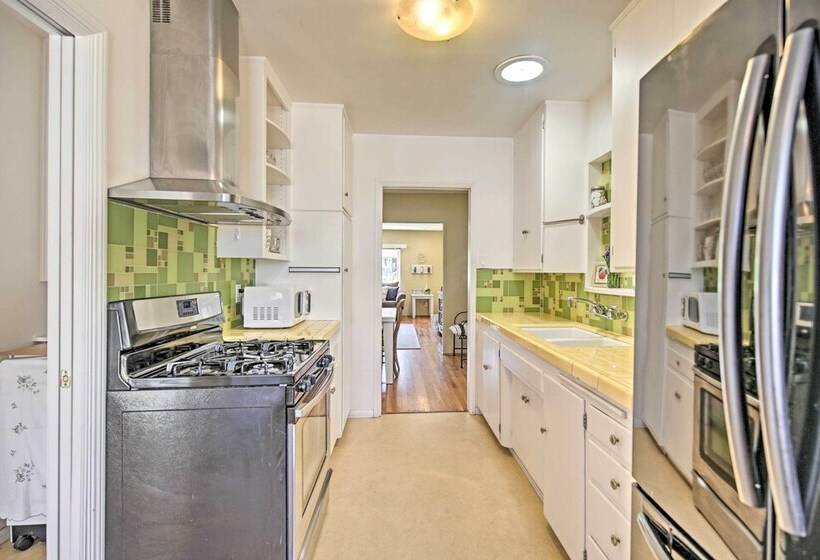 Oceanside Home W/ Yard   Walk To Beach & Pier