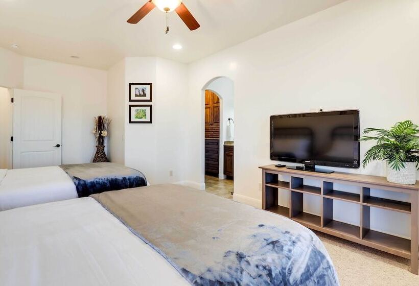 Horseshoe Bend Retreat: Fire Pit & Mountain Views!