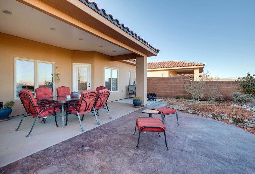 Horseshoe Bend Retreat: Fire Pit & Mountain Views!