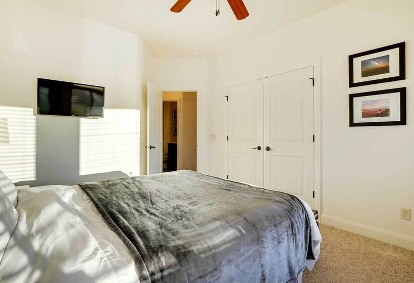 Horseshoe Bend Retreat: Fire Pit & Mountain Views!