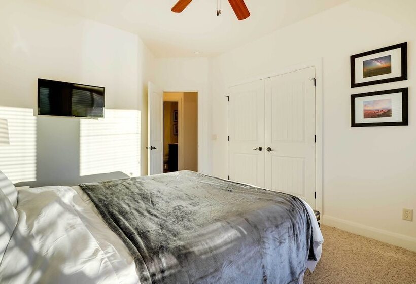 Horseshoe Bend Retreat: Fire Pit & Mountain Views!