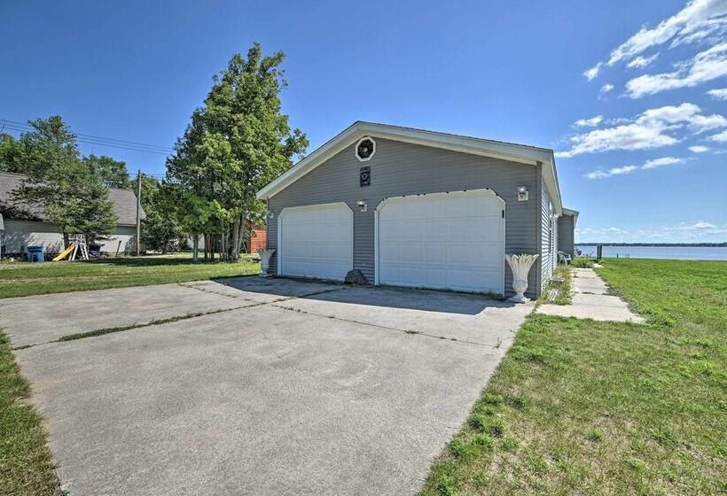 Houghton Lake House W/fire Pit   2 Mi To Trails!