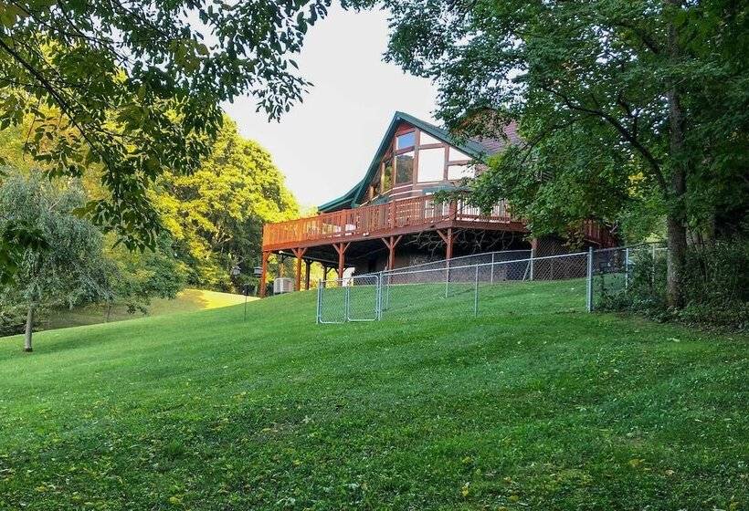 Ski, Hike, & Visit Vineyards: Banner Elk Cabin