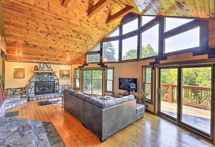 Ski, Hike, & Visit Vineyards: Banner Elk Cabin