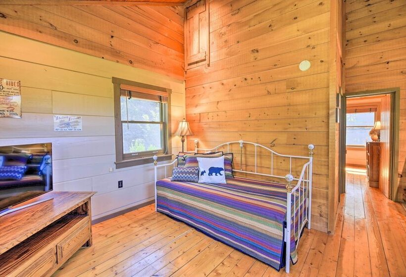 Ski, Hike, & Visit Vineyards: Banner Elk Cabin