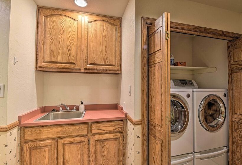 Spacious Home W/ Game Room, 5 Mi To Dtwn Flagstaff