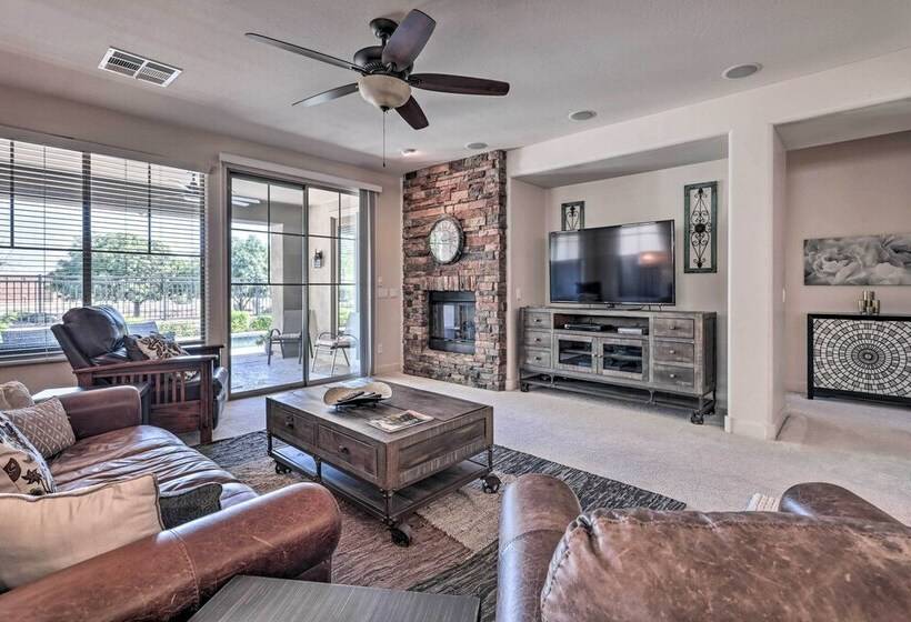 Idyllic Gilbert Abode W/ Private Pool: Near Golf!