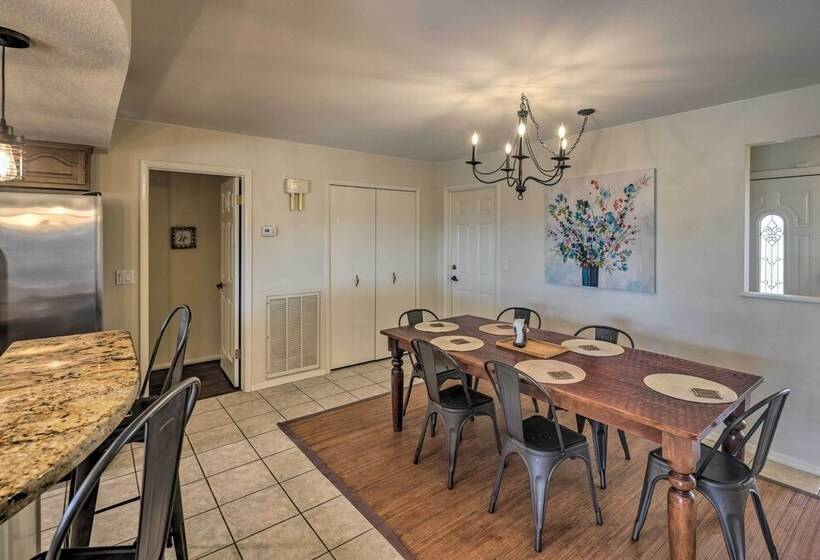 Private Pool & Hot Tub: Havasu Getaway!