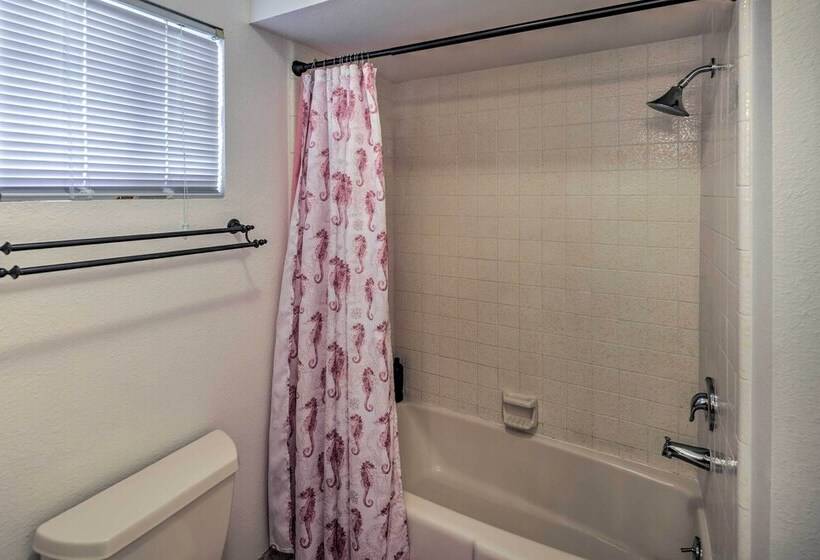 Private Pool & Hot Tub: Havasu Getaway!