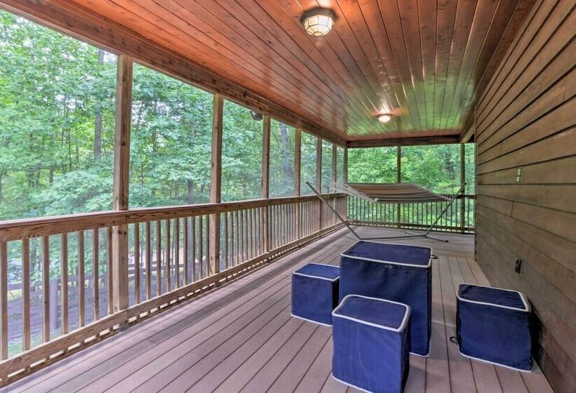 Idyllic Mtn Retreat W/ Hot Tub Near Shenandoah Np!