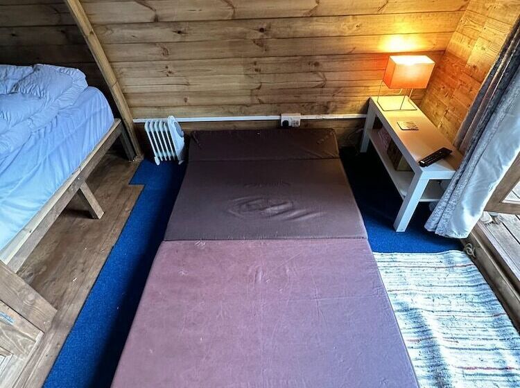 Woodland Camping Pod With Use Of Campsite Bathroom