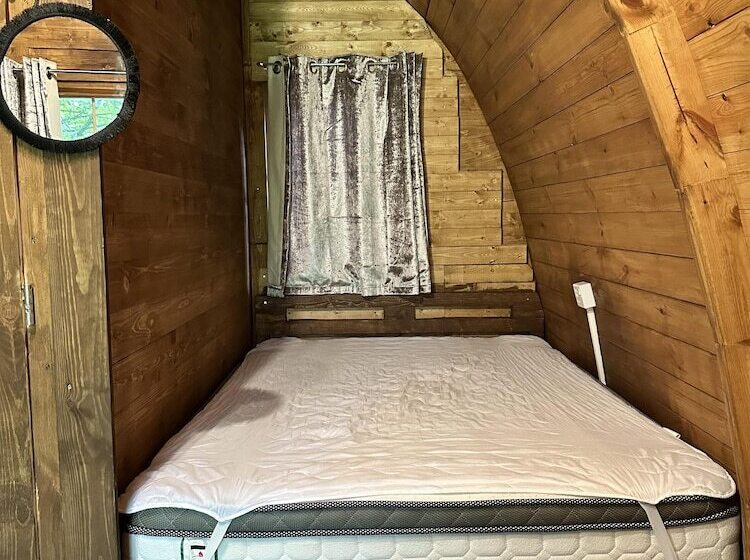 Woodland Camping Pod With Use Of Campsite Bathroom