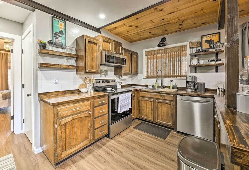 A Frame Pinetop Lakeside Cabin Under The Pines!