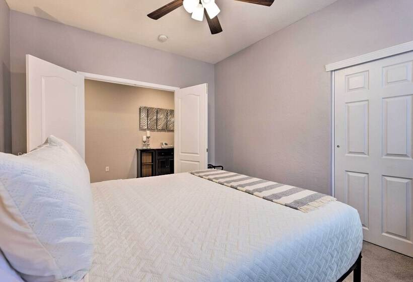 San Tan Valley Home W/ Pool Access & Golf View!