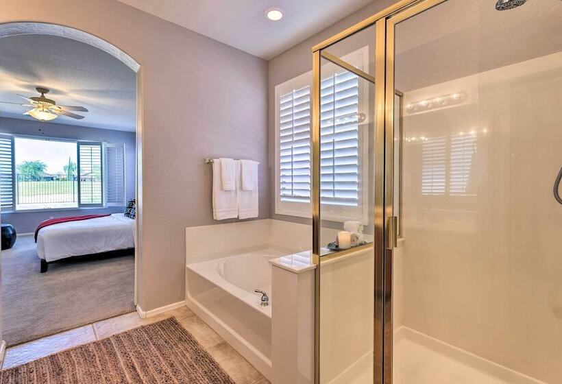 San Tan Valley Home W/ Pool Access & Golf View!