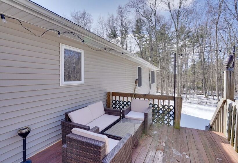 Family Friendly Saugerties Home W/ Hot Tub & Games
