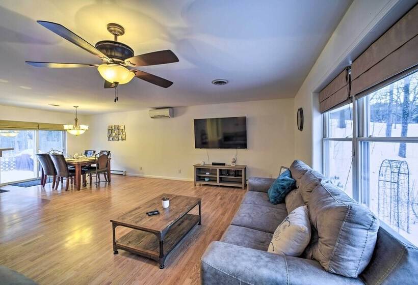 Family Friendly Saugerties Home W/ Hot Tub & Games