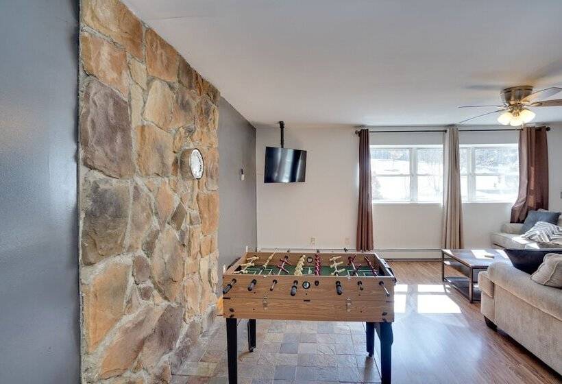 Family Friendly Saugerties Home W/ Hot Tub & Games
