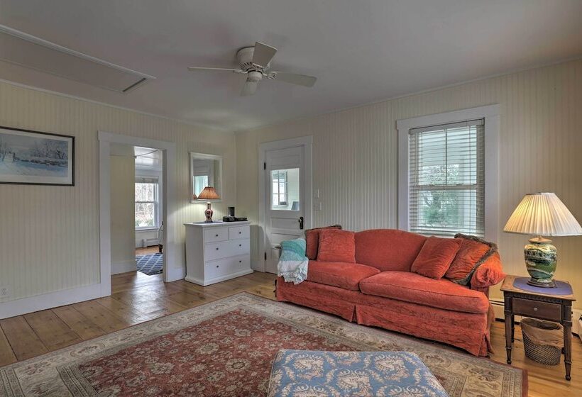 Kennebunk Cottage W/ Yard < 1 Mi To Beach!
