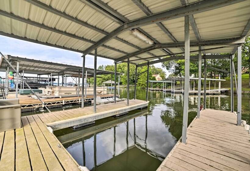 Kentucky Lake House With A Great Outdoor Space!